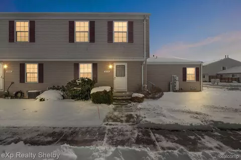 28245 Raleigh Crescent Dr, Chesterfield, MI 48051
