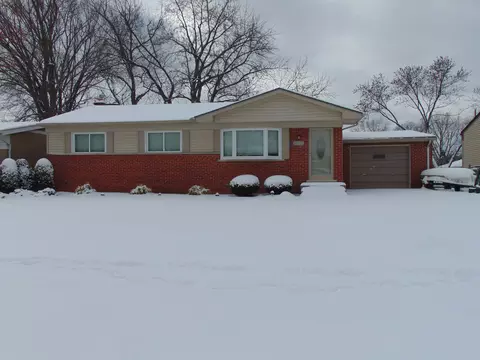 23600 Talbot St, Saint Clair Shores, MI 48082
