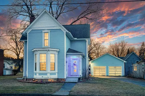 314 S Clinton St, Stockbridge, MI 49285