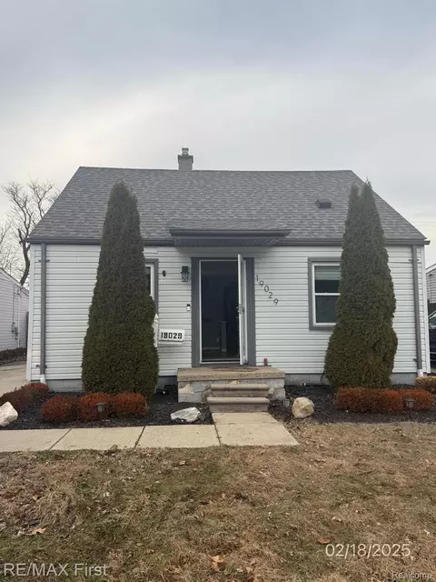 19029 Victor St, Roseville, MI 48066