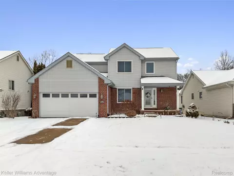 32280 Brown St, Garden City, MI 48135