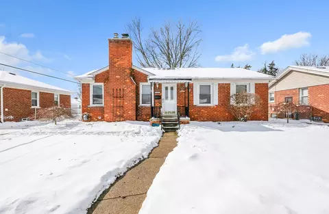 11447 Brookfield St, Livonia, MI 48150
