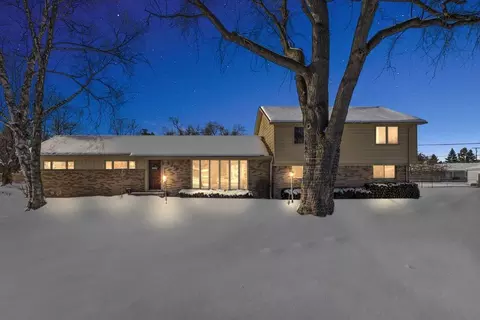 2379 Robell Dr, Commerce, MI 48390