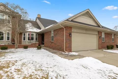 16637 Club Dr, Southgate, MI 48195