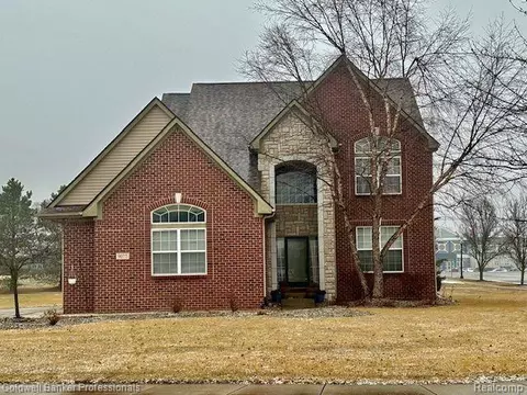 9077 Chambord Dr, Augusta, MI 48197