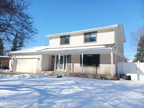 23072 Emmett St, Taylor, MI 48180