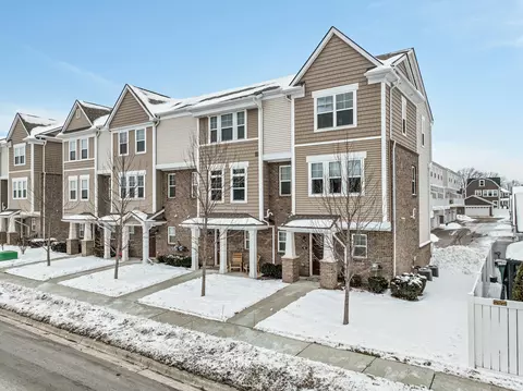 2500 Normandy Rd #66, Royal Oak, MI 48073