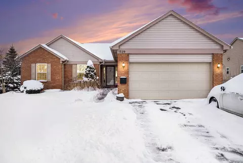 1529 Baypointe Cir, Mundy, MI 48439