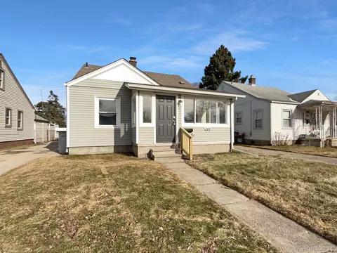 344 Hamata Ave, Hazel Park, MI 48030