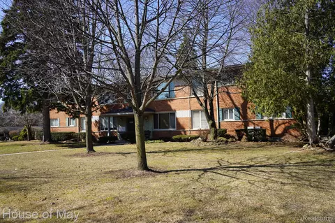 145 Derby Rd #2, Birmingham, MI 48009