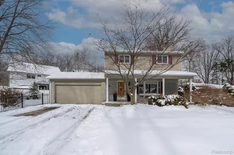 3230 W Webster Rd, Royal Oak, MI 48073