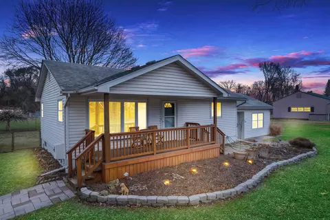 166 Briscoe Blvd, Waterford, MI 48327