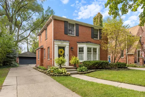 427 Maison Rd, Grosse Pointe Farms, MI 48236