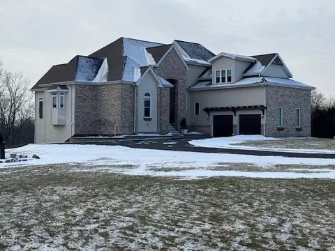 3511 Kipling Cir, Genoa, MI 48843