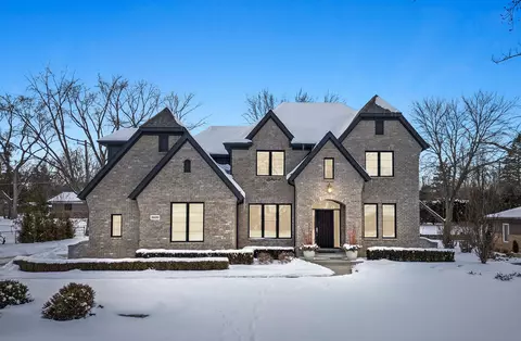 2920 Berkshire Dr, Bloomfield Hills, MI 48301
