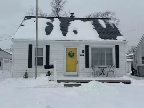 26615 Arlington St, Roseville, MI 48066