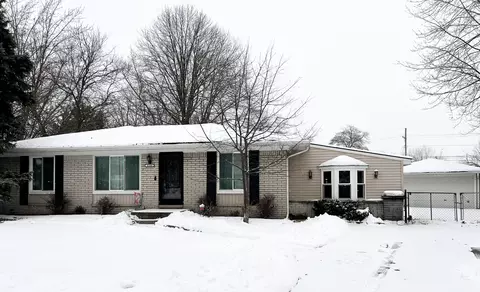 41364 Brown Dr, Sterling Heights, MI 48313