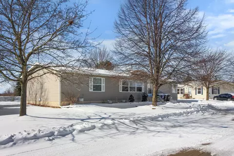 8795 Davey Dr, Newport, MI 48166