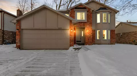 5429 Chadbourne Dr, Sterling Heights, MI 48310