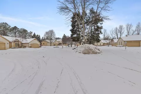 7364 Sherwood Crk #21, West Bloomfield, MI 48322