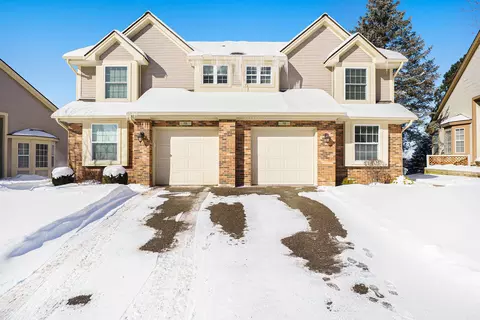 713 Whisperwood Trl, Fenton, MI 48430