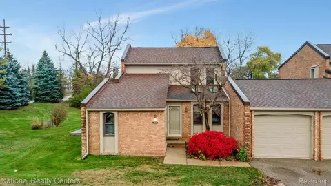 3066 Moon Lake Dr, West Bloomfield, MI 48323