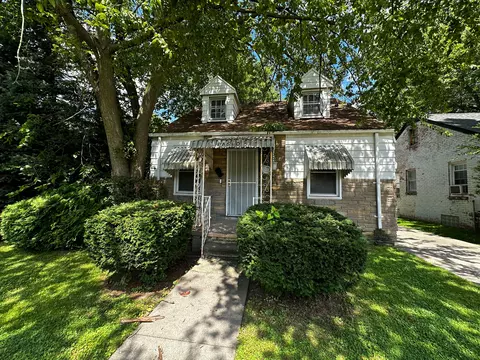 18640 Morang Dr, Detroit, MI 48205