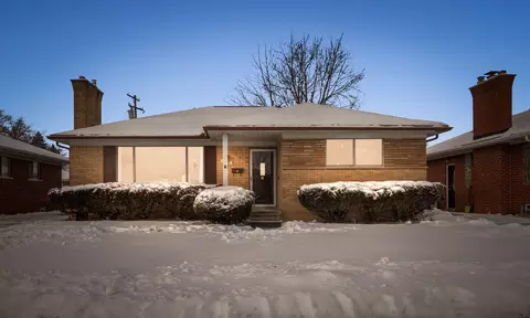 24931 Roxana Ave, Eastpointe, MI 48021