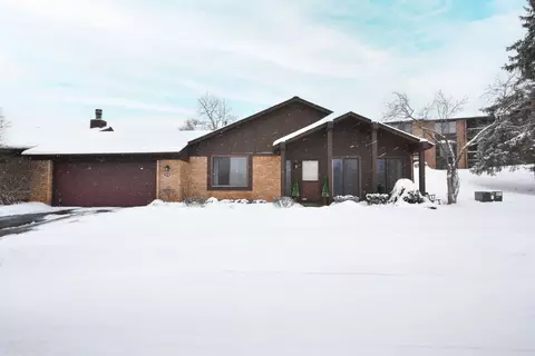 3948 Moselle St, West Bloomfield, MI 48323