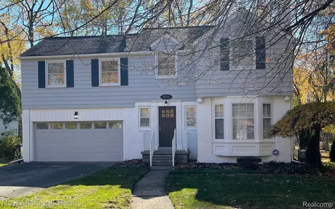18755 Saratoga Blvd, Lathrup Village, MI 48076
