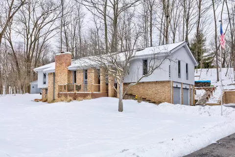 34660 Brittany Dr, Farmington Hills, MI 48335
