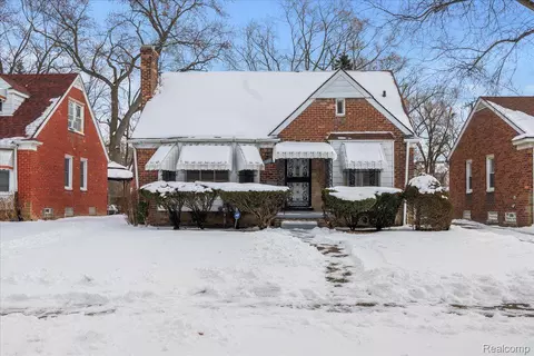 9370 Grandville Ave, Detroit, MI 48228