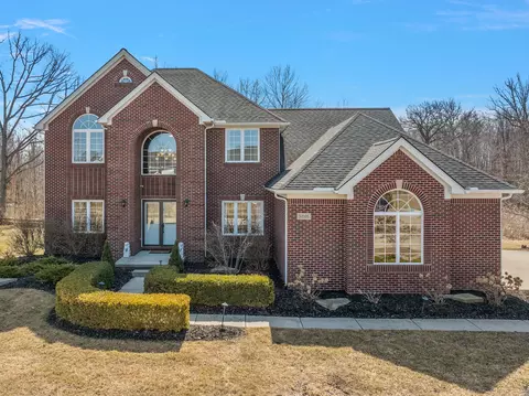 52105 Copperwood Dr S, Lyon, MI 48178