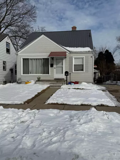 18810 Sumner, Redford, MI 48240