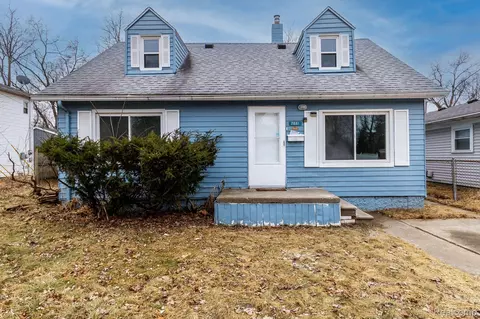 7881 Nightingale St, Dearborn Heights, MI 48127