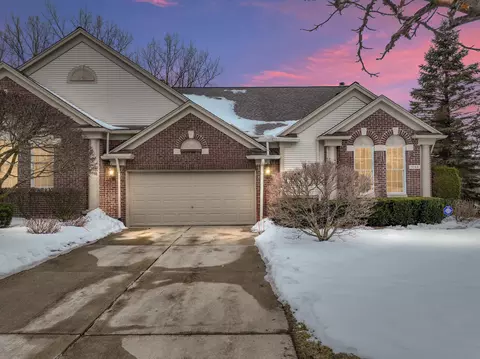 5144 Belmonte Dr, Oakland, MI 48306