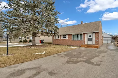 38268 Mallast St, Harrison, MI 48045