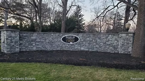 6324 Bridle Path, Grand Blanc, MI 48439