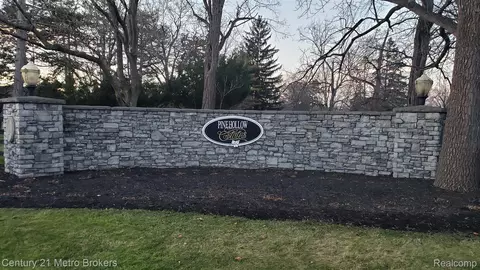6318 Bridle Path, Grand Blanc, MI 48439
