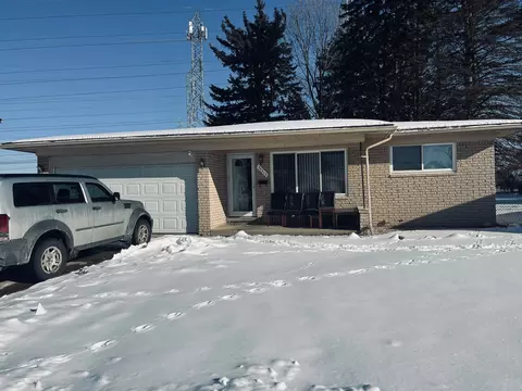 35212 Malibu Dr, Sterling Heights, MI 48312