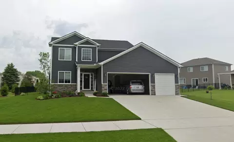 309 Riverside Dr, Holly, MI 48442