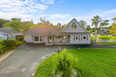 4287 Lake Grv, White Lake, MI 48383