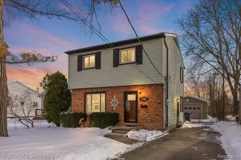 2701 Columbia Rd, Berkley, MI 48072
