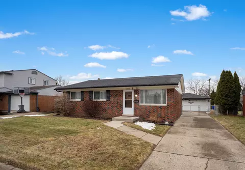 17526 Adolph, Fraser, MI 48026