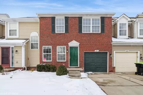 221 Tucker St, Pontiac, MI 48341