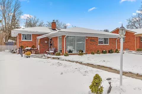 27653 Perth St, Livonia, MI 48154