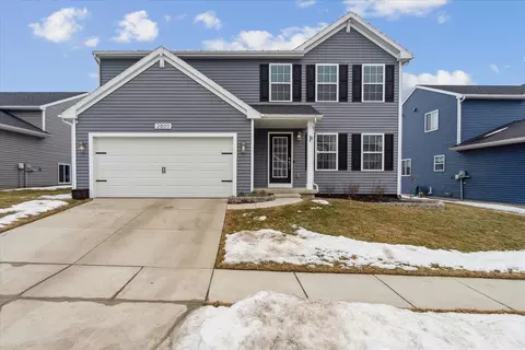 2800 Sycamore River Dr, Handy, MI 48836