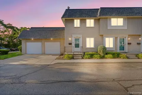 4464 15 Mile Rd #102, Sterling Heights, MI 48310