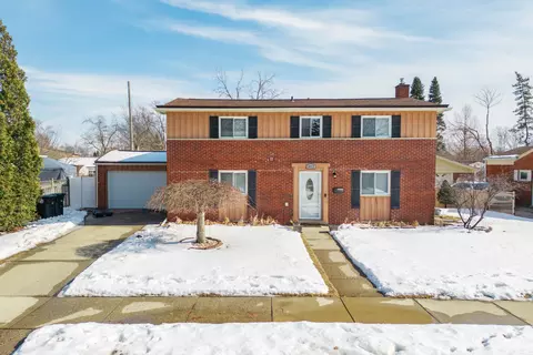 19272 Osmus St, Livonia, MI 48152