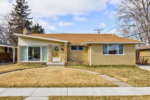 23641 Cloverlawn St, Oak Park, MI 48237